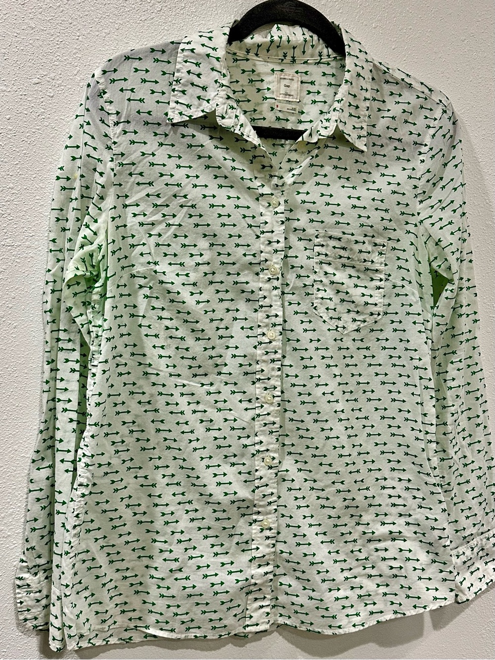 Women’s GAP White Button-Down Shirt with Green Arrow Print
